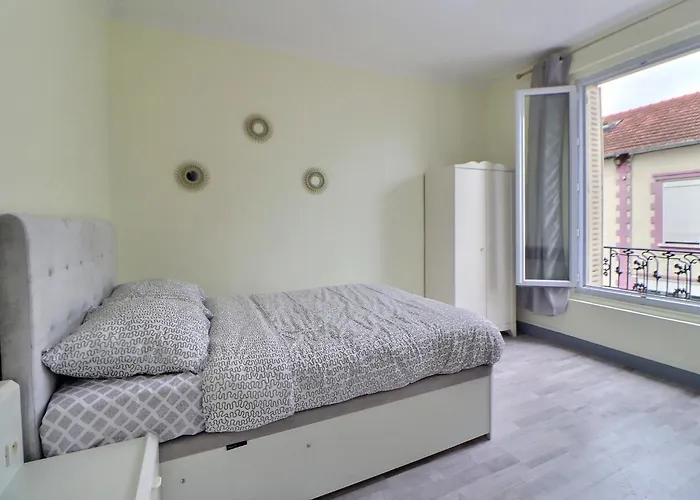 Logement Au Pied De La Gare
